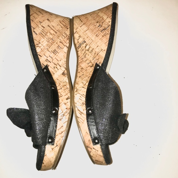 Restricted Black Silver Fleck Cork Wedge Sandals Slides Bow Studded Size 10 - Picture 2 of 13
